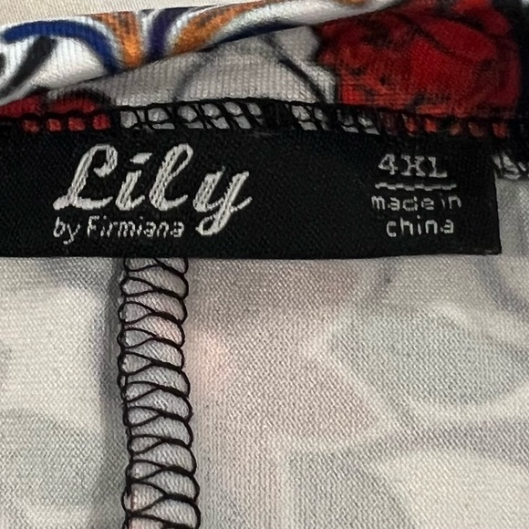 Super fun skull & roses tunic - Picture 3 of 3